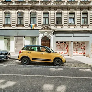 Easy Flat Mariahilf Living Vienna