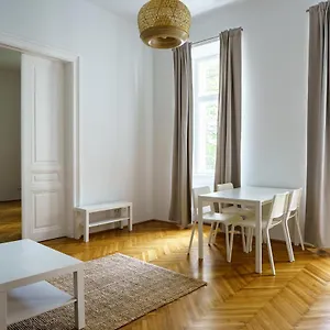  Apartment Naschmarkt