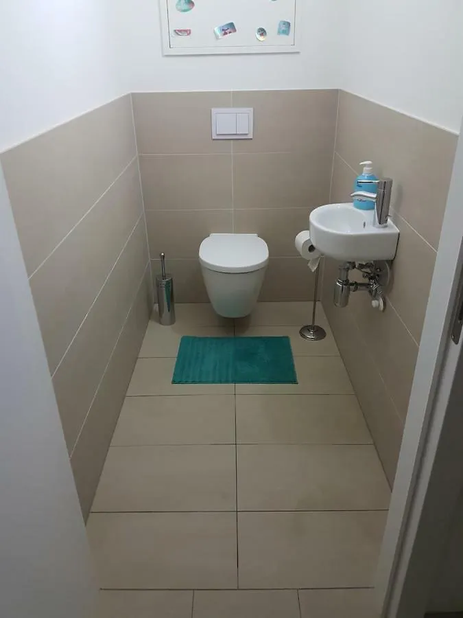 Central Family-Friendly Apt In Wien