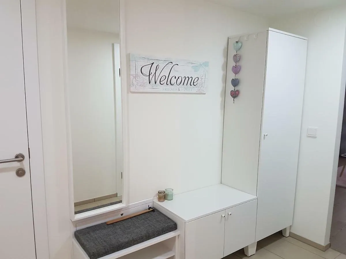 Central Family-Friendly Apt In Vienna Austria